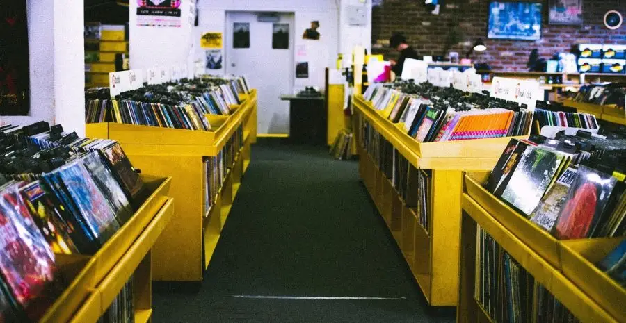 record-store-925553_1280